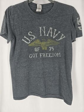 Gildan U.S. Navy Graphic Tee in Charcoal with Yellow Eagle